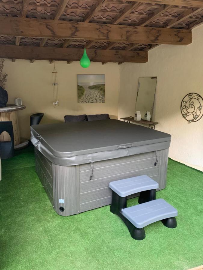 La Bulle Etoile Hotell Allegre Les Fumades Eksteriør bilde
